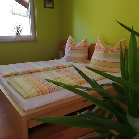 Lupus Semesterbostad *